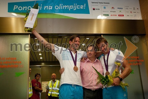 Luka Špik, veslač, Ciril Globočnik, župan občine Radovljica in Iztok Čop, veslač