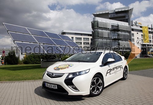 Opel izdeluje avtomobile s pomočjo sončne energije