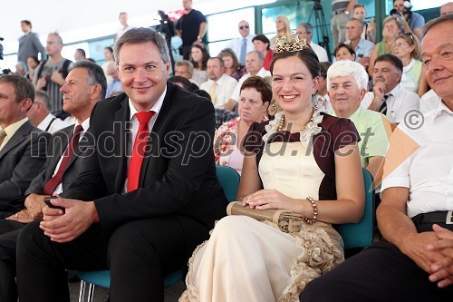 Mag. Dejan Židan, poslanec, Martina Baškovič, Vinska kraljica Slovenije 2012 in ...