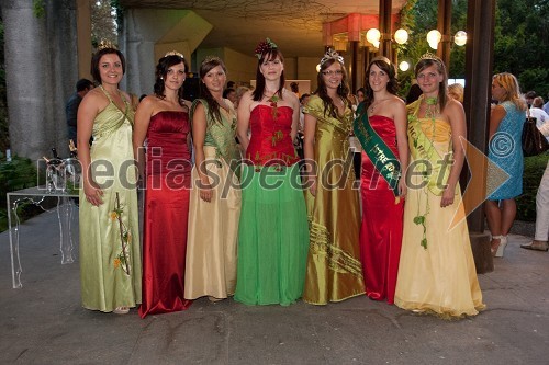 Tina Rajh, 2. cerkvenjaška vinska kraljica, Tjaša Metelko, svičkova princesa 2012, Špela Borko, kogovska vinska kraljica,  Sanja Ribolica, kraljica češenj, Monika Rebernišek, 4. ptujska vinska kraljica, Tina Lakoseljac,  vinska kraljica Slovenske Istre 2011 in Jana Drnovšček, kraljica rebule