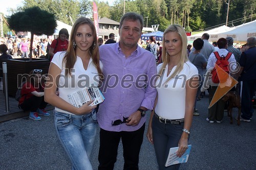 Maja Pšajt, hostesa, Bojan Ban, direktor NK Maribor in Nastja Pigner hostesa