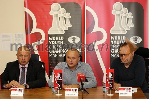 Milan Mikl, podžupan MOM, Franc Kangler, župan MOM, Georg Mohr, organizator Svetovnega mladinskega šahovskega prvenstva Maribor 2012 in podpredsednik Organizacijskega odbora Svetovnega mladinskega šahovskega prvenstva Maribor 2012