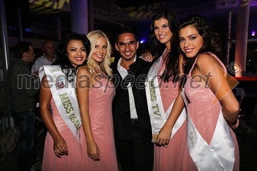 Jinny Ribič, Miss osebnosti za Miss Earth 2012 in Miss spleta za Miss Earth 2012, Anja Mihelič, prva spremljevalka Miss Earth Slovenija 2012, Joel Loyo, fashion designer,  Tea Cenčič, Miss TV za Miss Earth 2012 ter  Mateja Hrvatin, druga spremljevalka Miss Earth Slovenija 2012 in Miss Atlantis
