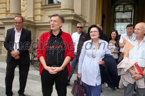 Prof. dr. Danijel Rebolj, rektor Univerze v Mariboru in nekdanji študenti Univerze v Mariboru