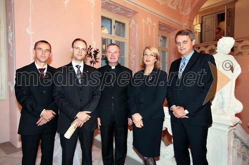 Oskar Habjanič, Pokrajinski muzej Maribor, Erwin Niederberger, pripadnik papeževe švicarske garde, dr. Marjan Turnšek, mariborski nadškof, Mirjana Koren, direktorica Pokrajinskega muzeja Maribor in Tomaž Kancler, podžupan MOM