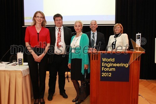 Dr. Ljudmila Koprivec, Friderik Knez, dr. Maja Todorović, Vincent Briard in dr. Marjana Šijanec Zavrl, gradbeni inštitut ZRMK