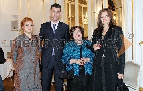 Maja Vojnovič, direktorica UNICEF-a, Marko Simeunovič, nekdanji nogometaš ter ambasador UNICEF-a, Rima Salah, namestnica izvršne direktorice mednarodnega UNICEF-a in Boža, soproga Marka Simeunoviča