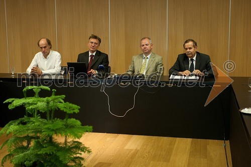 	Prof. dr. Dragan Marušič, rektor Univerze na Primorskem, prof. dr. Danijel Rebolj, rektor Univerze v Maribor, prof. dr. Danilo Zavrtanik, rektor Univerze v Novi Gorici in prof. dr. Radovan Stanislav Pejovnik, rektor Univerze v Ljubljani