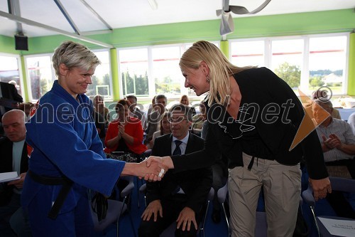 Urška Žolnir, judoistka in mag. Darja Turk, podžupanja Mestne občine Celje