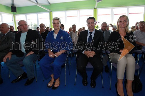 Marjan Fabjan, trener, Urška Žolnir, judoistka, mag. Boris Novak, generalni direktor Pošte Slovenije, mag. Darja Turk, podžupanja Mestne občine Celje