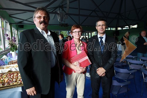 Ljubo in Majda Žolnir, starša Urške Žolnir, mag. Boris Novak, generalni direktor Pošte Slovenije