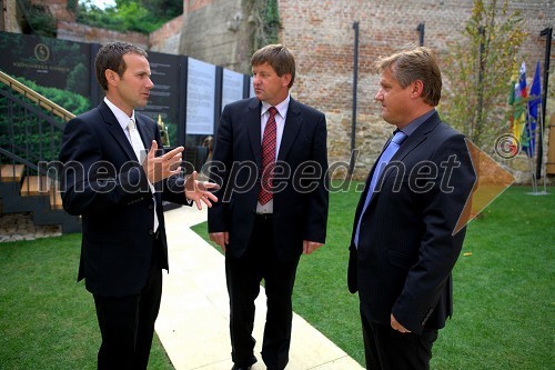 Borut Cvetkovič, direktor podjetja Radgonske gorice d.d., Franc Bogovič, minister za kmetijstvo in okolje ter  Izidor Krivec, direktor Celjske mesnine d.d.