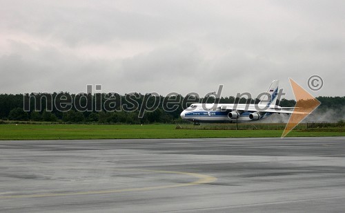 Rusko tovorno letalo Antonov AN124-100