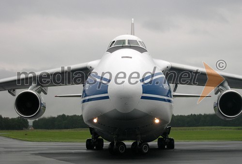 Rusko tovorno letalo Antonov AN124-100