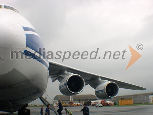 Rusko tovorno letalo Antonov AN124-100