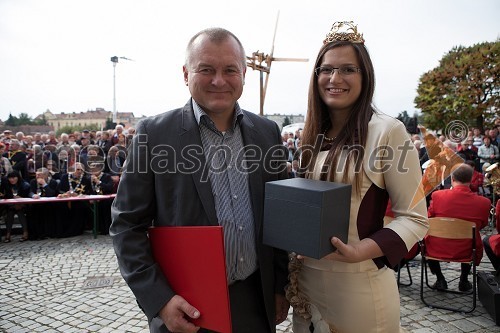 Franc Kangler, župan MOM, Martina Baškovič, Vinska kraljica Slovenije 2012