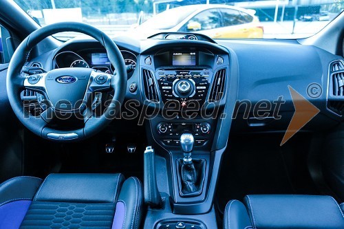 Ford Focus ST, notranjost