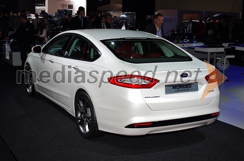 Ford Mondeo Hybrid Electric