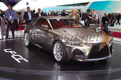 Lexus LF CC