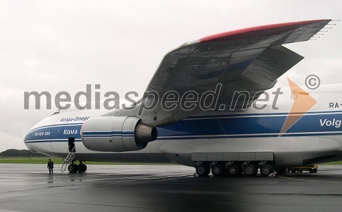 Rusko tovorno letalo Antonov AN124-100