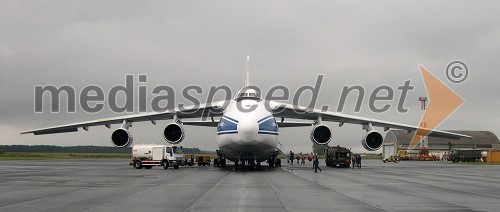 Rusko tovorno letalo Antonov AN124-100