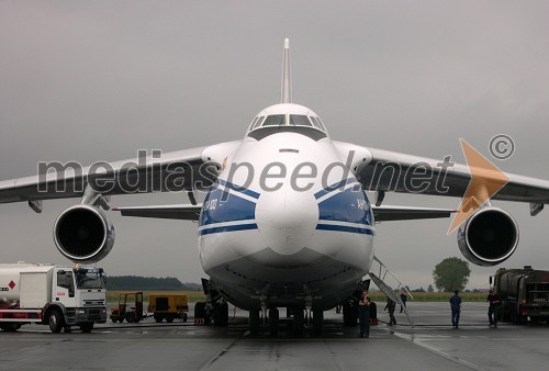 Rusko tovorno letalo Antonov AN124-100