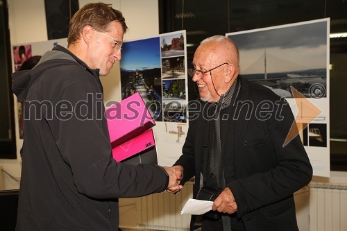 Mag. Andrej Goljar, predsednik Zbornice za arhitekturo in prostor Slovenije in prof. Grega Košak, častni član ZAPS 2012