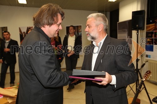 Uroš Lobnik, prejemnik Zlatega svinčnika 2012 in Andrija Rusan, arhitekt, Oris
