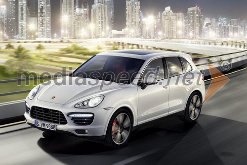 Porsche Cayenne Turbo S s 405 KW (550 KM)