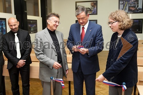 Prof. dr. Danijel Rebolj, rektor Univerze v Mariboru, dr. Danilo Türk, predsednik RS in Jurij Aleksejev, študent Fakultete za strojništvo
