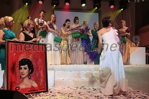 Jadranka Juras, pevka in Femme Fatale 2012 ter kandidatke za Femme Fatale 2012