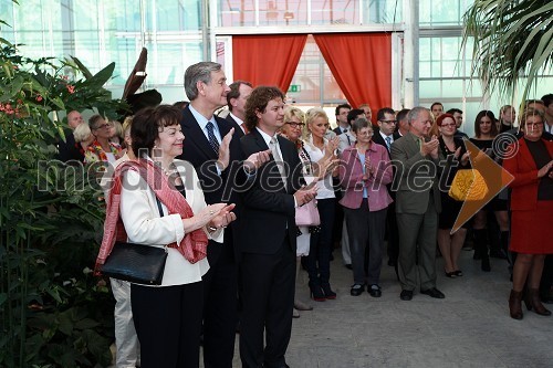 Barbara Miklič Türk, soprog dr. Danilo Türk, predsednik Republike Slovenije, Roman Ferenčak, direktor in lastnik Ocean Orchids ter obiskovalci