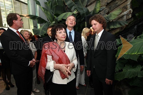 Barbara Miklič Türk, soprog dr. Danilo Türk, predsednik Republike Slovenije ter Roman Ferenčak, direktor in lastnik Ocean Orchids