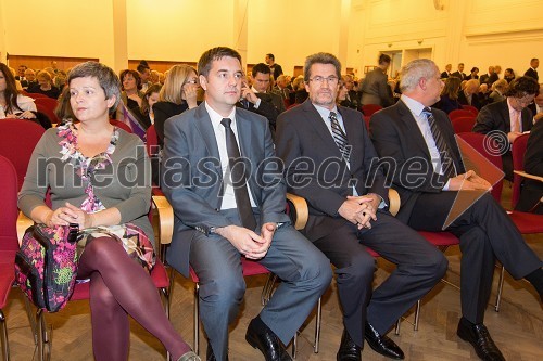 Mojca Redjko, direktorica Lutkovnega gledališča Maribor, mag. Matej Rus, Tovarna podjemov, prof. dr. Miroslav Rebernik, predsednik strokovnega sveta Tovarne podjemov in Željko Vogrin, načelnik Upravne enote Maribor