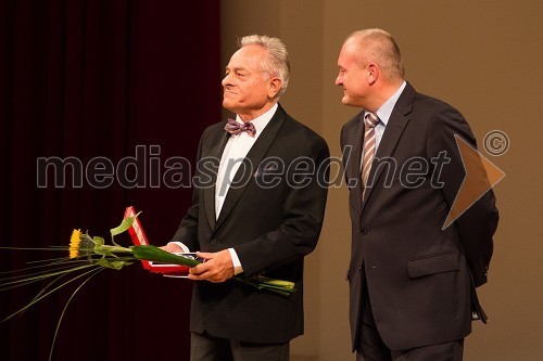 	Smiljan Pušenjak, fotografska legenda in Franc Kangler, župan MOM