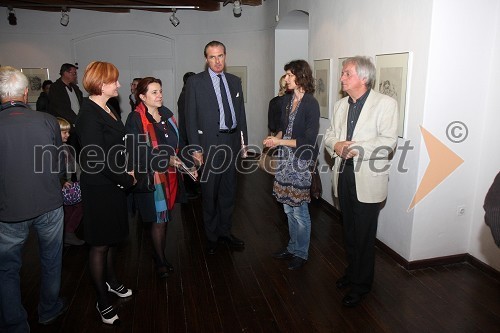 Stanka Gačnik, pomočnica direktorja Pokrajinskega muzeja Ptuj Ormož, kustosinja in koordinatorka razstave, Karin Hojker, Avstrijska ambasada, dr. Clemens Koja, veleposlanik Republike Avstrije v Sloveniji, Andreja Borin, kustosinja razstave in Aleš Arih, direktor Pokrajinskega muzeja Ptuj Ormož