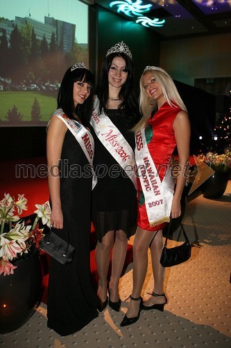 Sabina Mali, Miss Hawaiian Tropic 2007, Merima Čatić, Miss Hit Stars 2006 in Nina Stropnik, Miss Hawaiian Tropic 2007

