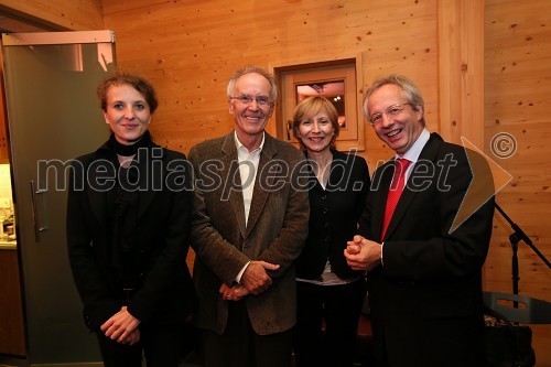 Polona Lovšin, Riko, Tomaž Šalamun, pesnik in akademik, Alenka Zor Simoniti, televizijska novinarka in urednica oddaje Pisave na Televiziji Slovenija ter Prof. dr. Edvard Kovač, član uprave Škrabčeve Ustanove
