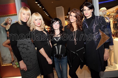 Ines Udrih, Lisca, Maja Povalej, poslovodja prodajalne Lisca, Karmen Koprivc, Lisca, Nives Orešnik, Miss Slovenije 2012 in Tamara Busar, Lisca