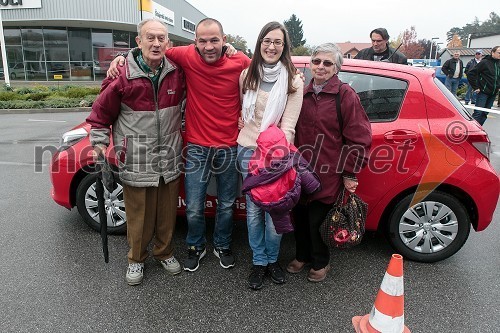 Dejan Zavec, interkontinentalni prvak velterske kategorije po različici WBO in obiskovalci