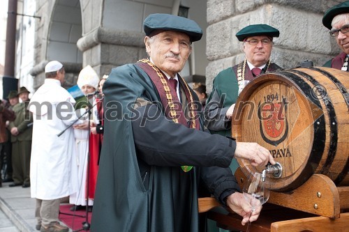 	Milan Kneževič, predsednik šahovske zveze Slovenije