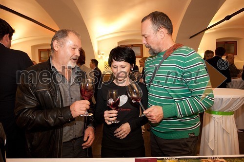 Rado Stojanovič, organizator Vinske poti,   	Mojca Protner in 	Bruno Gabršek, sekretar Združenja družinskih vinogradnikov-vinarjev Slovenije