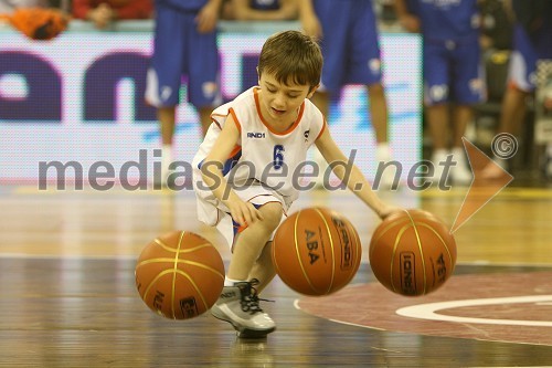 Dragan Pecev, šestletni čudežni deček iz Makedonije