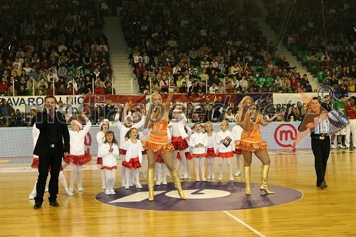 Skupina Atomik harmonik: Jani Pavec, Tejči, Špela Grošelj in Fraj Toni