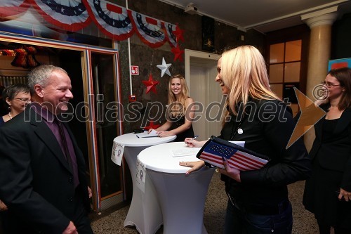 Joseph Adamo Mussomeli, veleposlanik Združenih držav Amerike v Sloveniji in Mag. Ajša Vodnik, izvršna direktorica Ameriške gospodarske zbornice (AmCham)