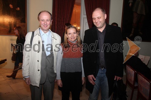 Peter Tomaž Dobrila, svetovalec za intermedijsko povezovanje EPK Maribor 2012, dr. Valentina Bevc Varl, kustosinja in Mitja Čander, programski direktor javnega zavoda EPK Maribor 2012