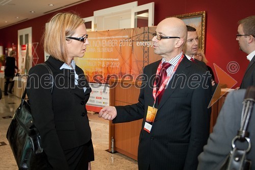 Udeleženca konference