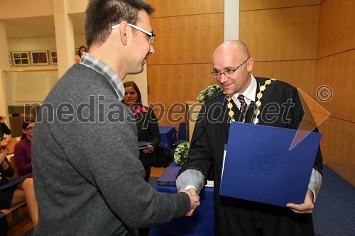 Dr. Andrej Dobovišek, Fakulteta za naravoslovje in matematiko Univerze v Mariboru ter prof. dr. Dejan Škorjanc, prorektor za študijsko dejavnost Univerze v Mariboru 

 
