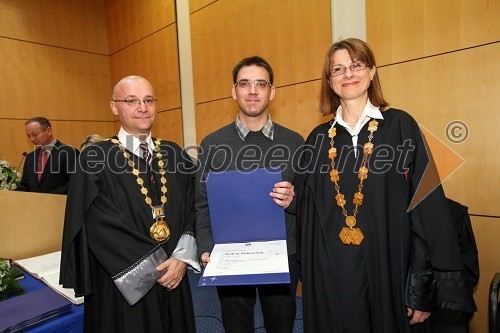 	Prof. dr. Dejan Škorjanc, prorektor za študijsko dejavnost Univerze v Mariboru, dr. Andrej Dobovišek, Fakulteta za naravoslovje in matematiko Univerze v Mariboru ter prof. dr. Nataša Vaupotič, dekanica Fakultete za naravoslovje in matematiko Univerze v Mariboru 
 
