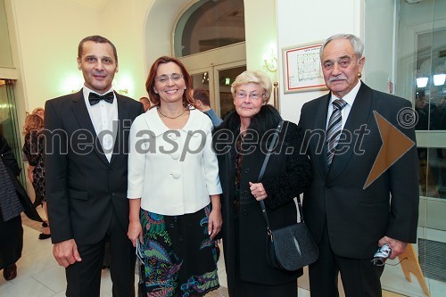 Danilo Rošker, direktor SNG Maribor, Dr. Suzana Žilič Fišer, generalna direktorica zavoda Maribor 2012 - Evropska prestolnica kulture, Rudi Moge, predsednik Sveta zavoda Maribor 2012 - EPK in Sveta SNG Maribor in soproga Alojzija Čas Moge